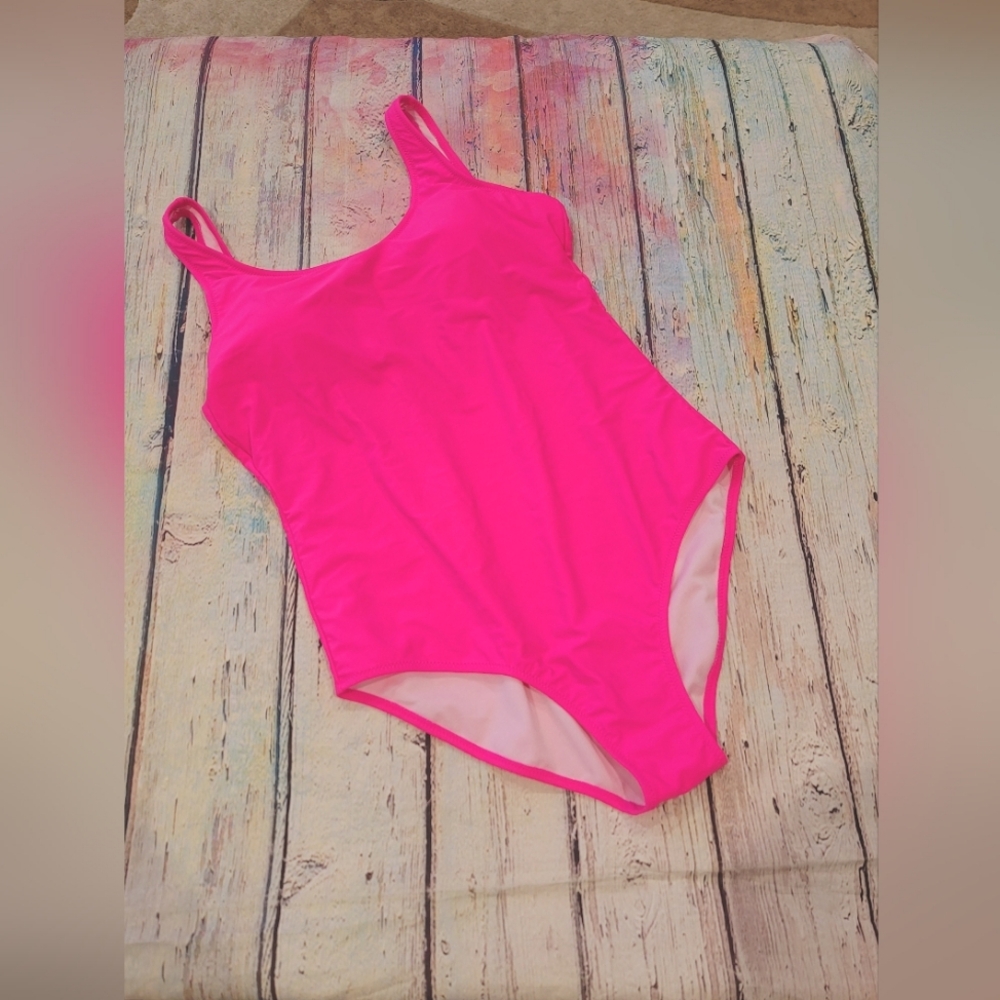 New Hot pink swimsuit